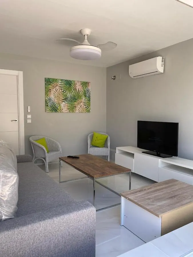 Seafront Recently Renovated Apartments Benalmádena